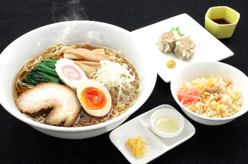 しょうゆラーメン　宮ゆずを添えて